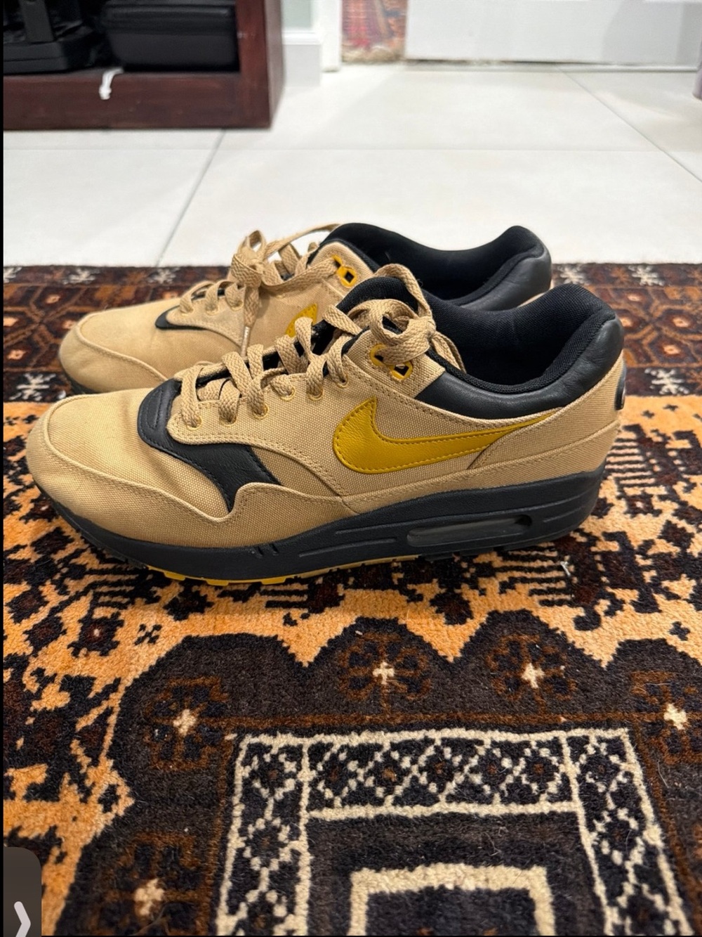 Nike Men’s Tan, Black and Gold Low-Top Athletic Sneakers